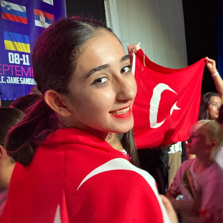 Elifnaz🐸