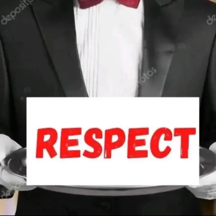︎