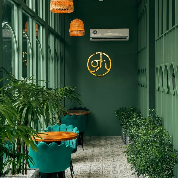 Green House Cafe & Lounge