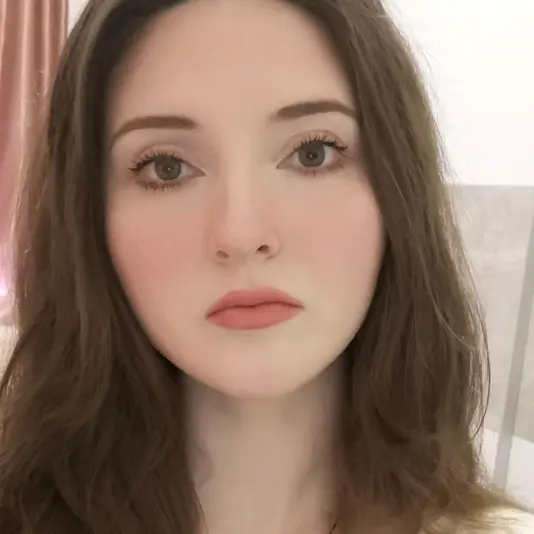 Angela 🍉
