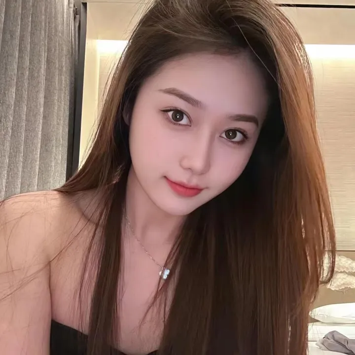HiltonDaisy_Ll_