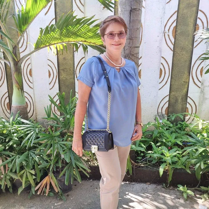LOLA BES