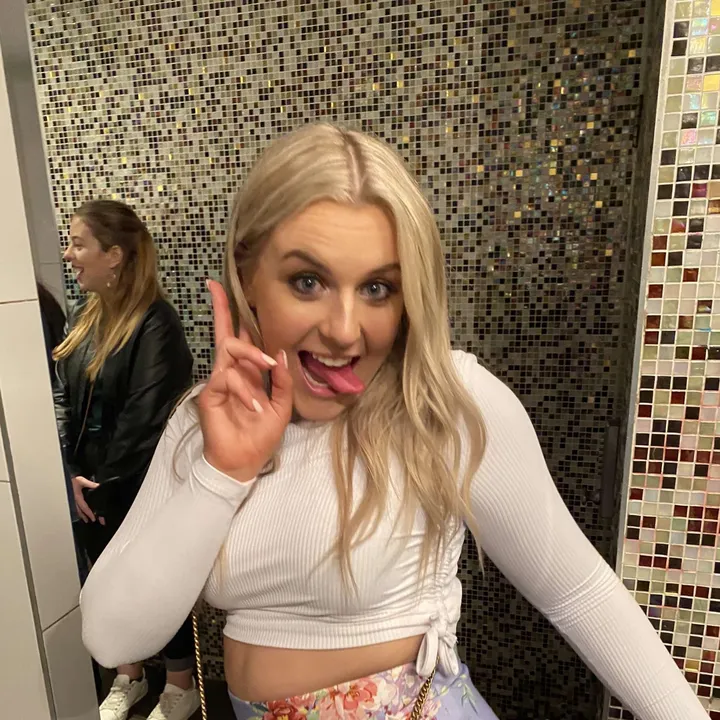 Ela.Caroline