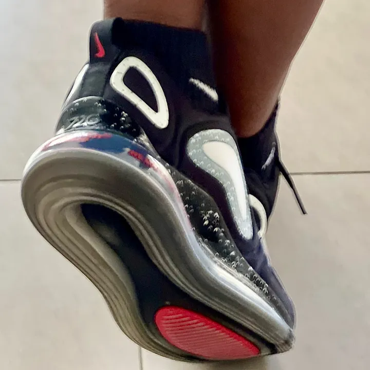 Queen Kicks 22