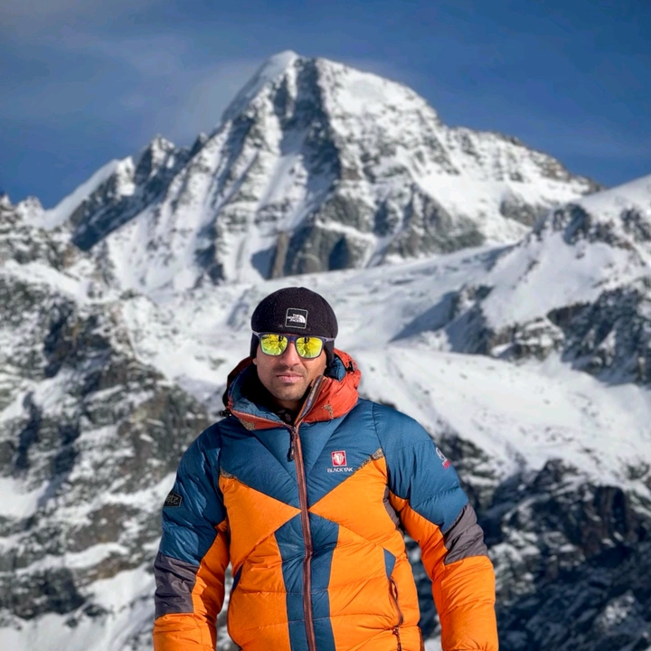 Intikhab khan 🏔️⛏️