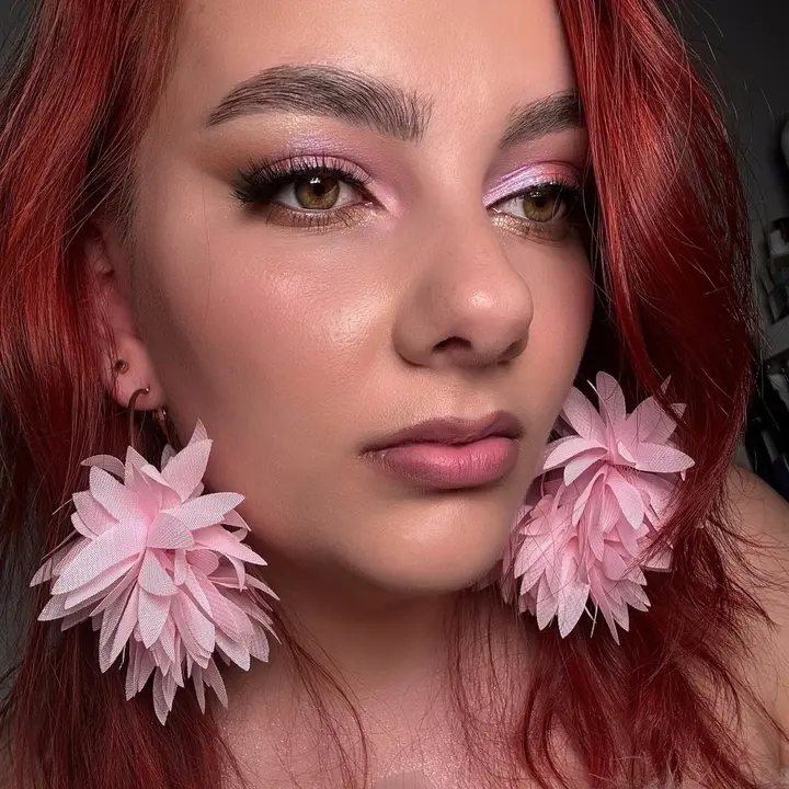 Coco. makeup artist