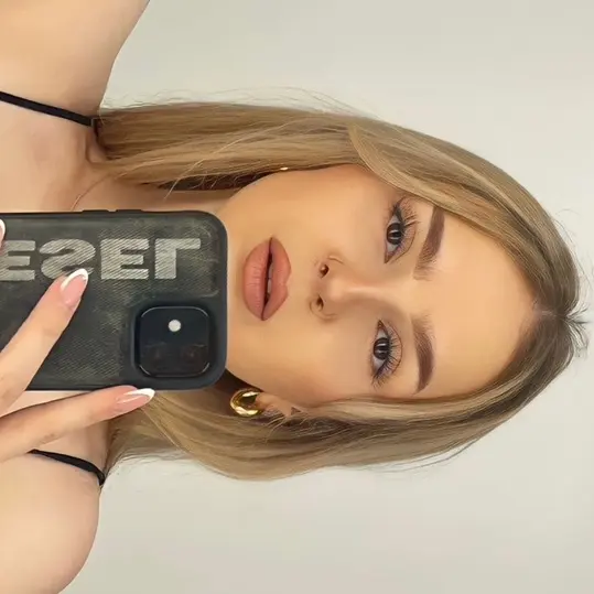 caro delov