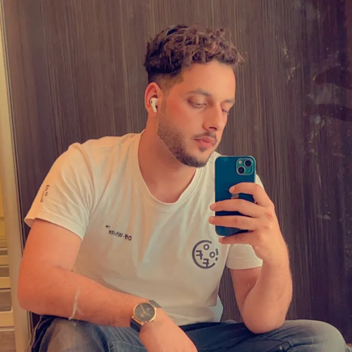 Mř_ ķħăň👑🇦🇪