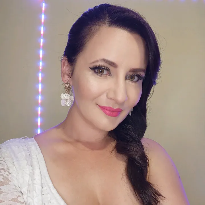 🦋𝕃𝕒𝕕𝕪 𝕍𝕚𝕔𝕥𝕠𝕣𝕚𝕒🦋