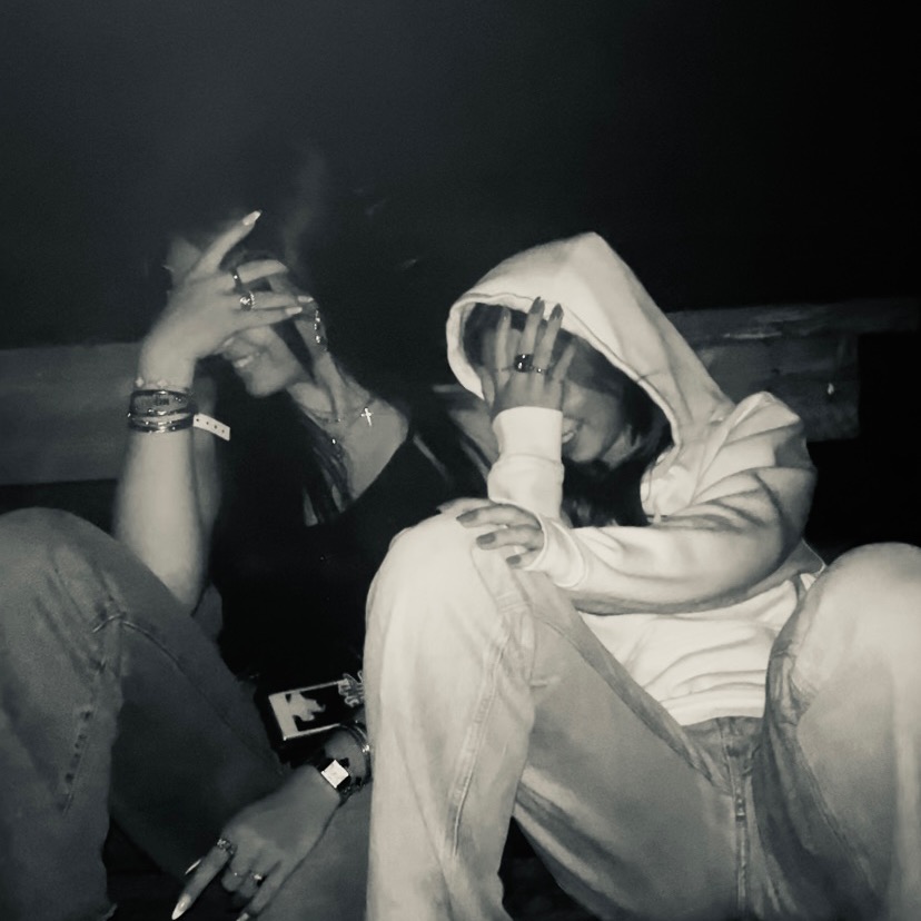 𝐕.