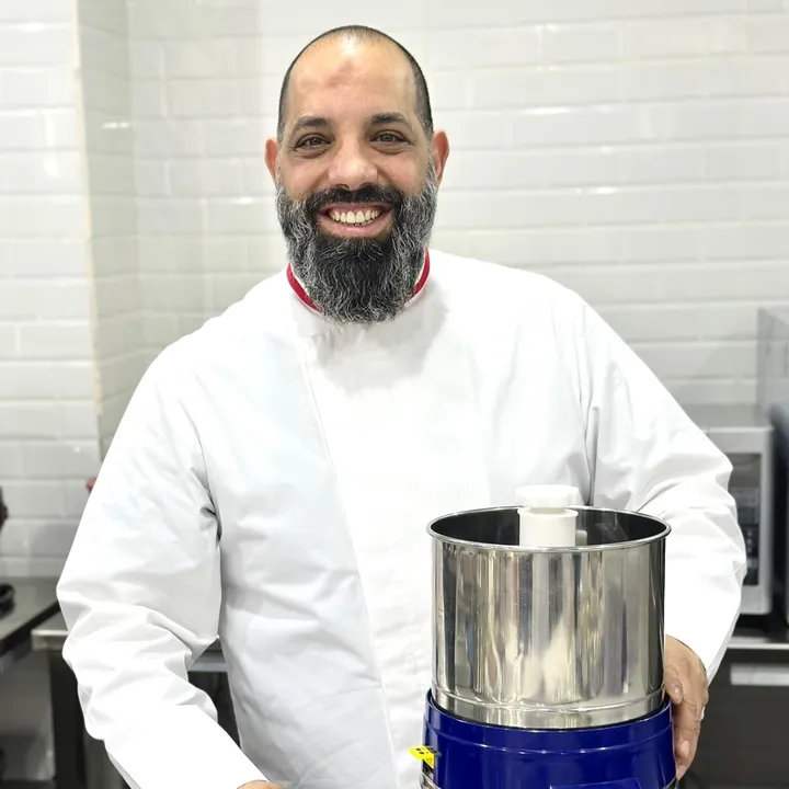 صانع الشوكولاتة