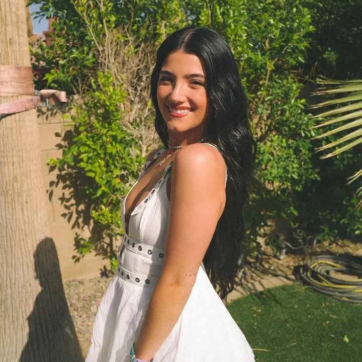 miss Anais