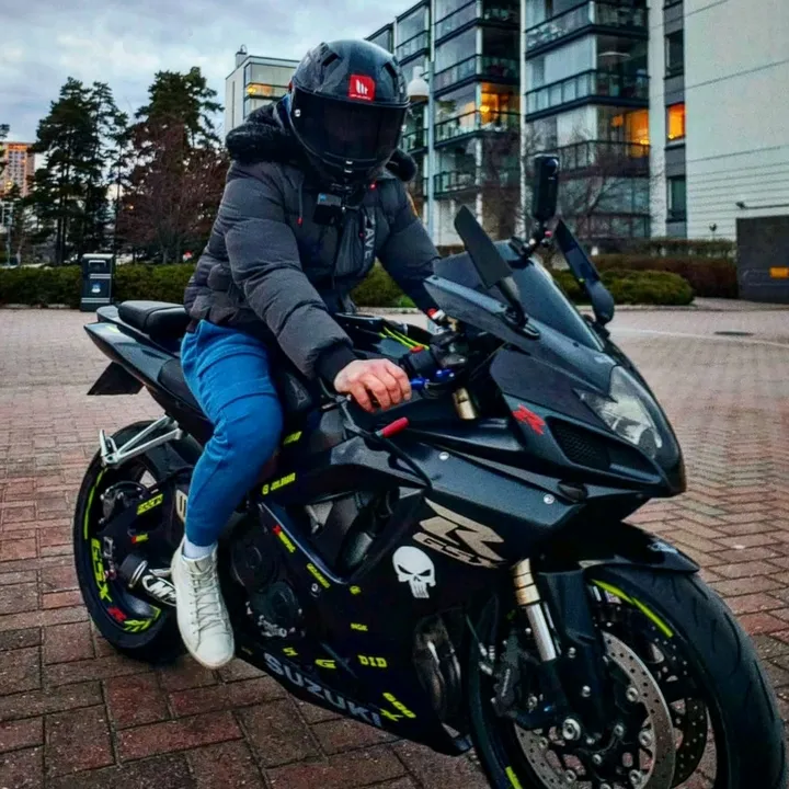 JONI.GSX-R🇦🇱🇫🇮
