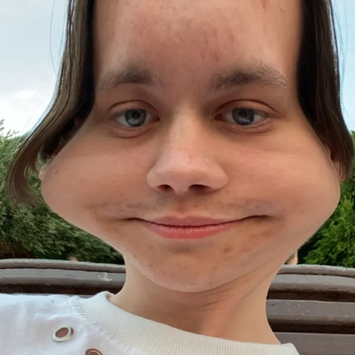 РОМА_ЦЕЛОВАШКА😘