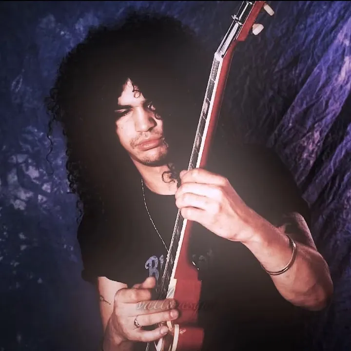 E🎸