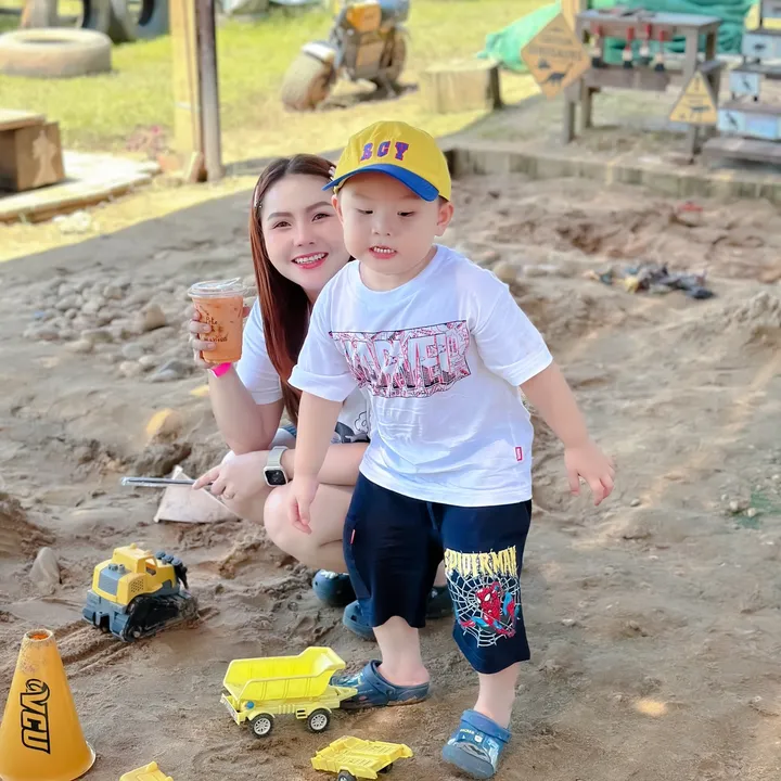 กุ๊กกิ๊กมีลูกชายเป็นเด็กอ้วน