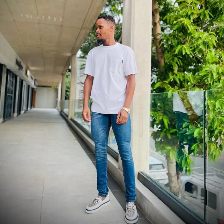 mkhwenyana Official