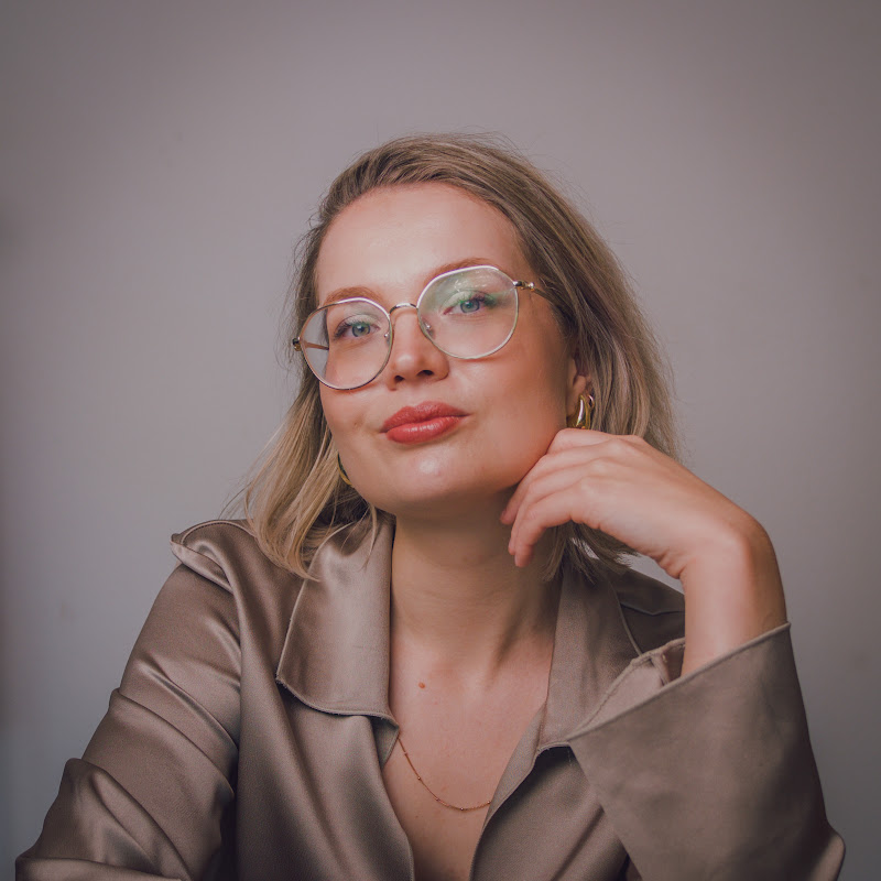 Lina · Elegant Style, Never Boring