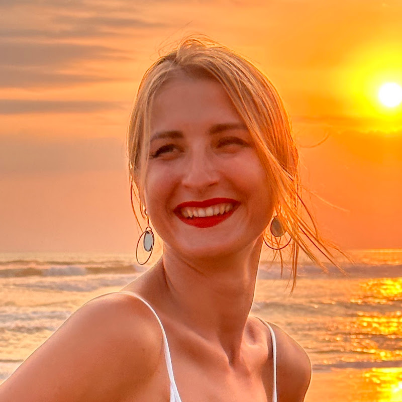 Yulia TSOY