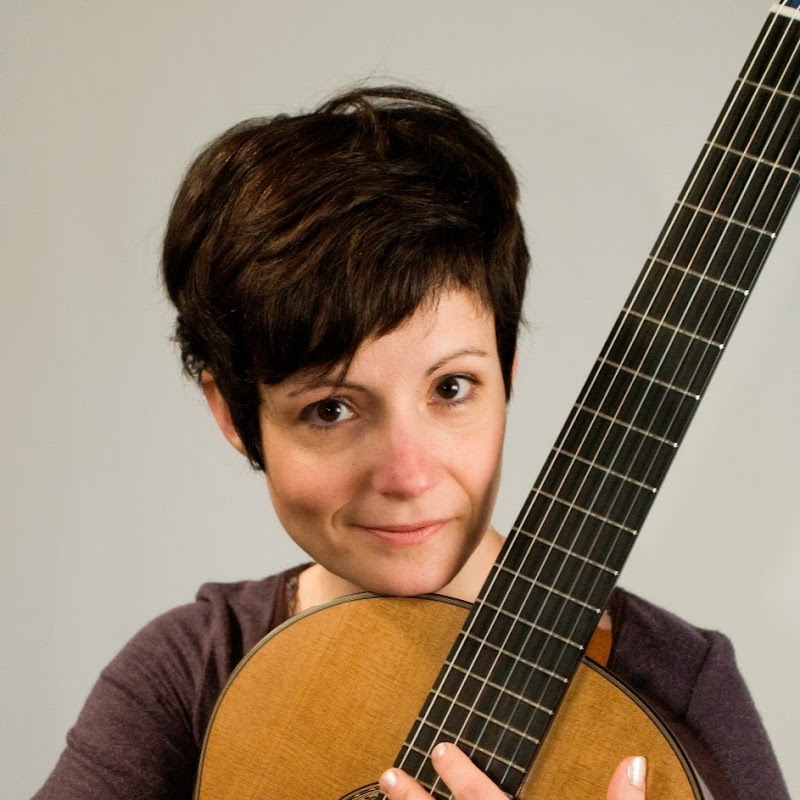 CLASSICAL GUITAR - Laurine Phélut