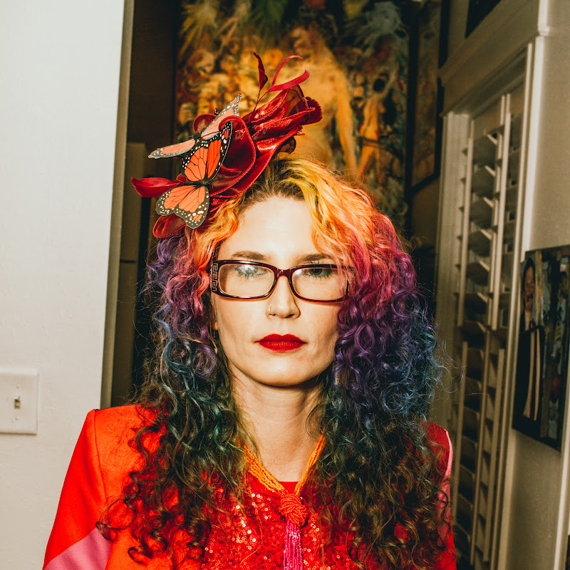 Knitting Cult Lady 